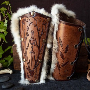 Druidique Leather and Rabbit Fur Bracers// Elven-Shamanic-Druidic-Witch // Pair of Bracers