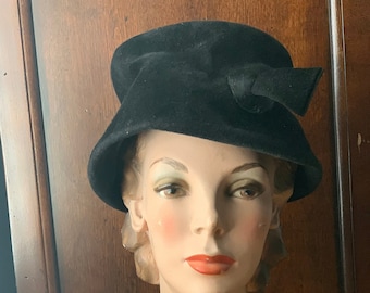 AMANDA SMITH Black Wool Vintage Bowler Hat with Back Bow Made in Italy Black Wool Bowler Hat Vintage Amanda Smith Made in Italy - Etsy main image 3