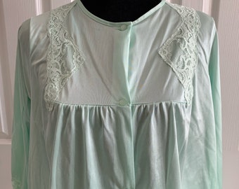 Light green nylon 2 piece pajama set vintage size L