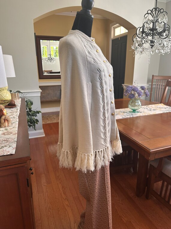 Button front poncho cape ivory vintage Sweater Be… - image 3