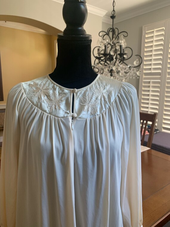 Ivory Nylon Nightgown Robe Knee Length 