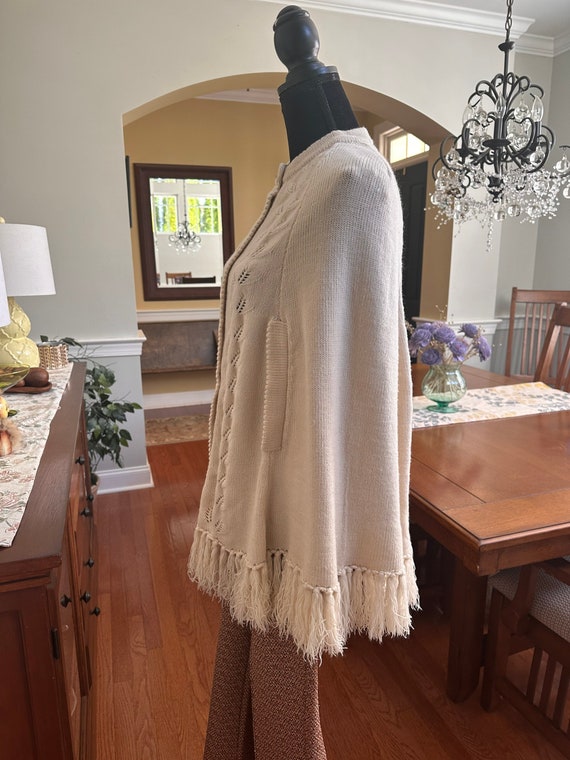 Button front poncho cape ivory vintage Sweater Be… - image 4
