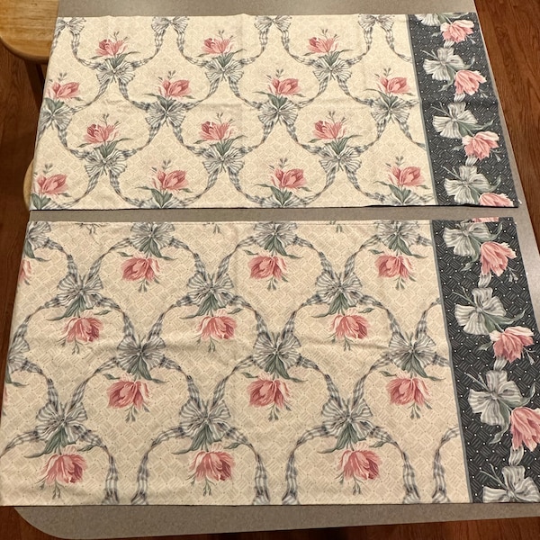 King size pillowcases, floral pattern with contrasting edge border set of two vintage