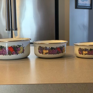 Enamel and metal nesting mixing bowls vintage set of three