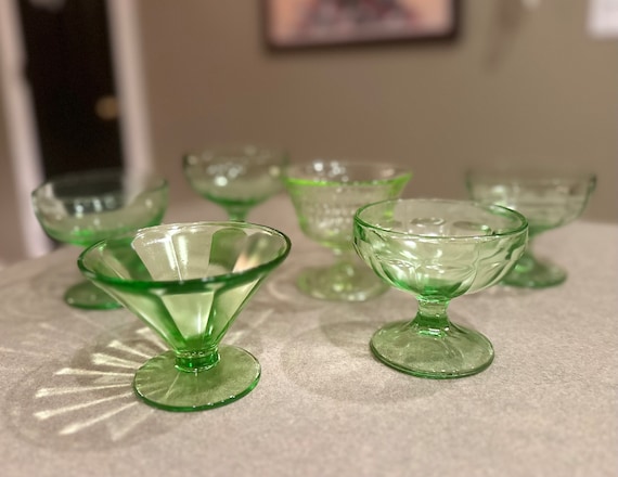 5 Coupelles à Dessert En Cristal Baccarat Couleur Verte - Très Bon état - Prix à La Pièce