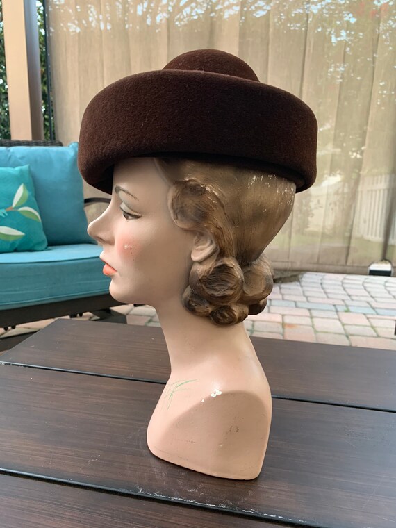 Brown velvet fashion statement hat vintage - image 2