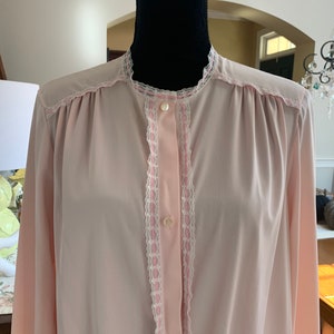 Lightweight pale pink button front robe nightgown mid calf long sleeve vintage