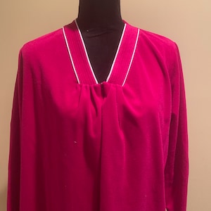 Vintage Anne Leslie fuschia  velour robe full length zip front deadstock size small
