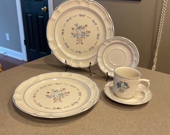 Cordella Blue stoneware 6 piece dinnerware set service for two flower pattern