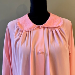 Lightweight pink nylon button down robe vintage Shadowline size large