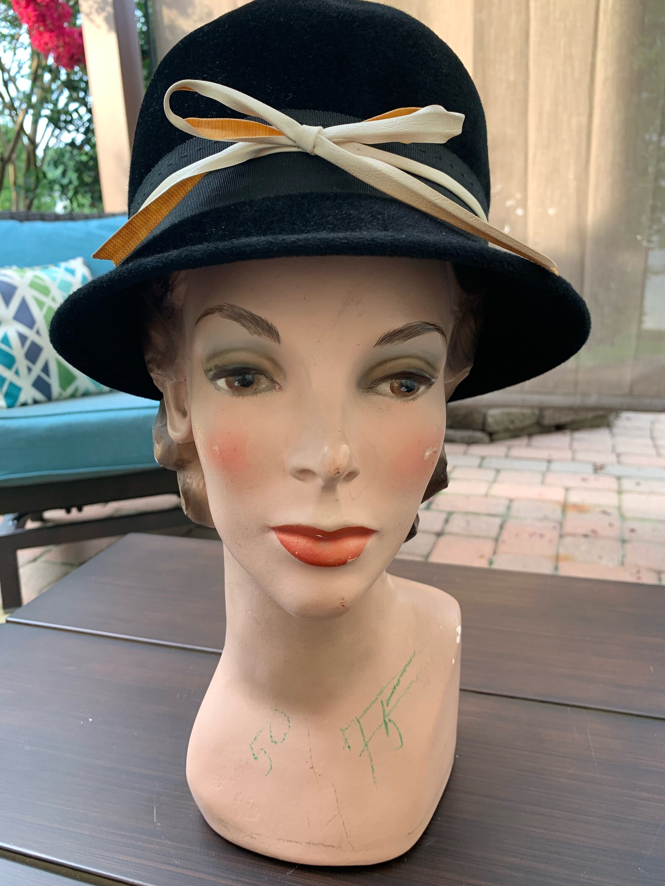 Peachbloom Velour Vintage 40\'s Cloche Style Hat Vintage Black Velour Cloche With Contrasting Trim Union Made  main image 3