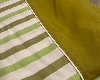 Komplettes/doppeltes Bettlaken im Vintage-Stil mit grünen und weißen Streifen