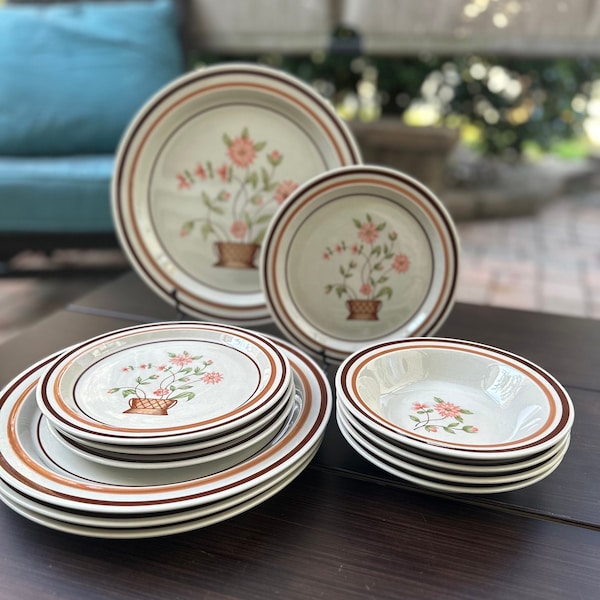 Stoneware flower dinnerware 12 piece set dinner plates, salad plates and cereal bowls service for 4 Newcor Tradition 409  Japan vintage