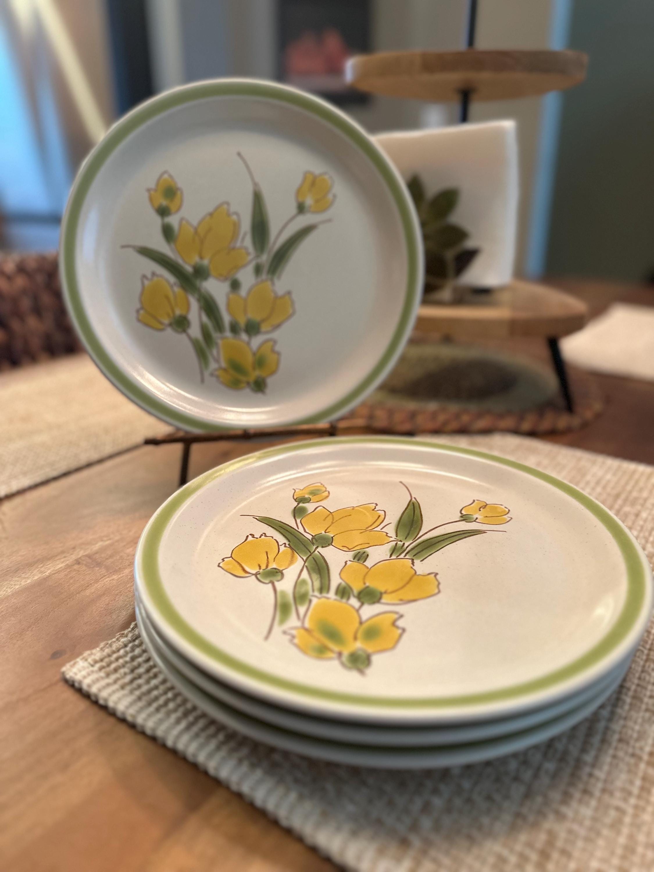 70s Flower Rim Plate - Etsy