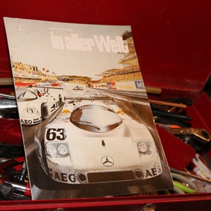 In Aller Welt MBZ Rennbuch Zeitschrift European Car 1989 Mercedes Benz Formel 1 Silber Pfeil Body Kit Bodeneffekte Räder Felgen 1980er Jahre