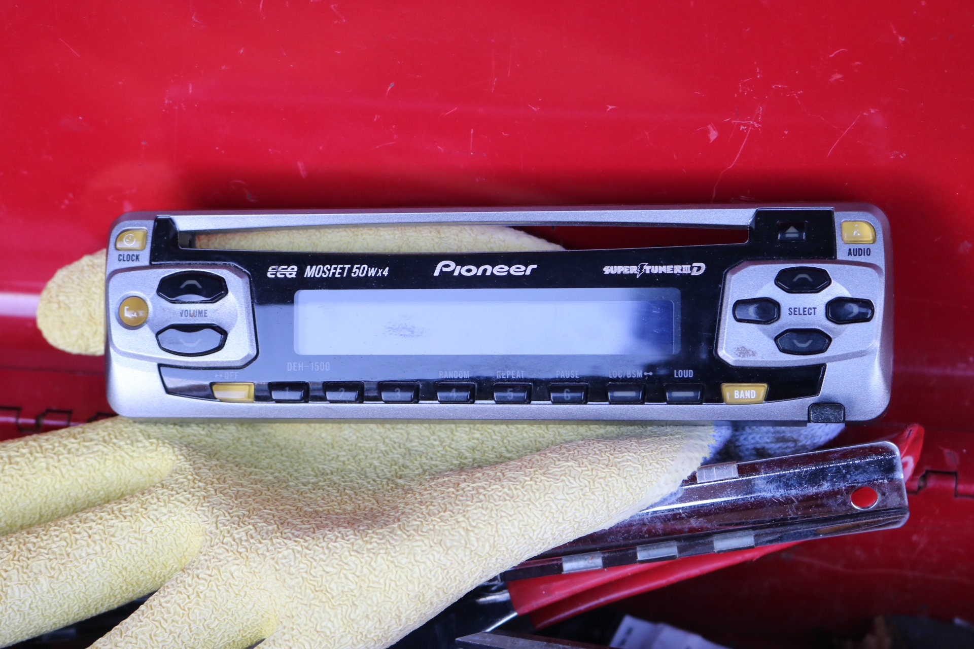 Pioneer DEH-1500 CD Only Detachable Face Plate CD Player Pioneer DEH-1500 CD Only Detachable Face Plate CD Player