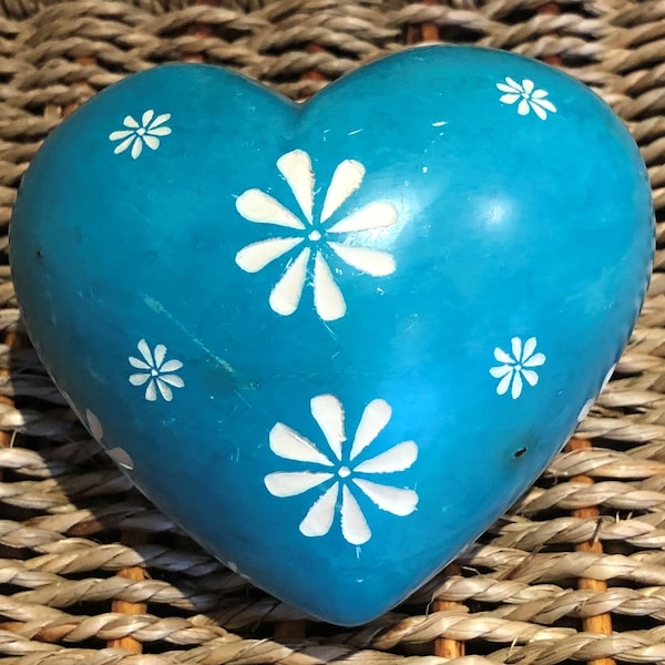 Hand Carved Soapstone Turquoise And White Love Heart Pebble (4 inch)