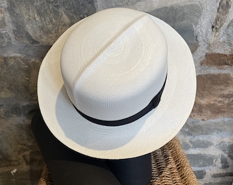 Genuine Handmade Folder Panama Hat with Travel Tube from Cuenca