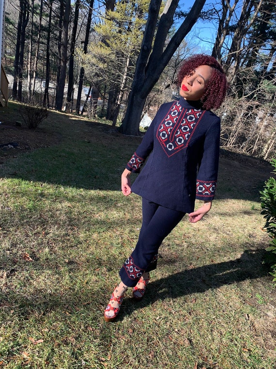 70’s inspired handmade knitted thrift find View 4