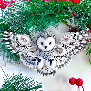 Barn owl beaded broach, embroidered crystal beads brooch, very large brooch, beaded brooch , owl pin, bird lover gift, ukrainian jewelry zdjęcie 3