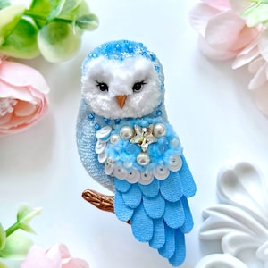 Embroidered brooch mini barn owl