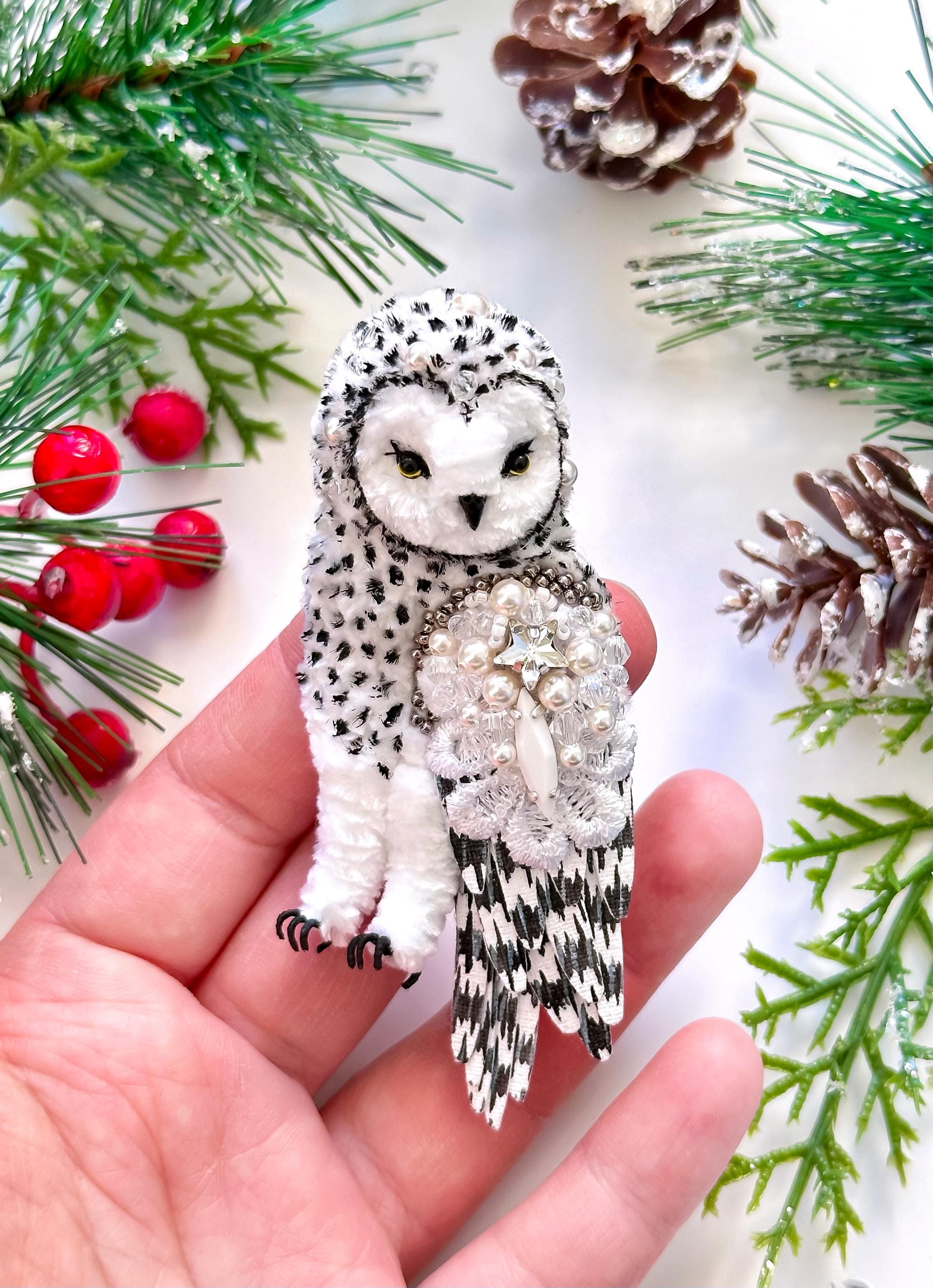 Barn owl beaded broach, embroidered crystal beads brooch, beaded brooch ,  owl pin, bird lover gift,