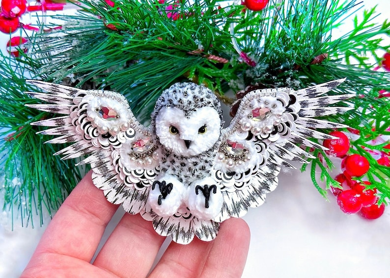 Barn owl beaded broach, embroidered crystal beads brooch, very large brooch, beaded brooch , owl pin, bird lover gift, ukrainian jewelry zdjęcie 1