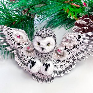 Barn owl beaded broach, embroidered crystal beads brooch, very large brooch, beaded brooch , owl pin, bird lover gift, ukrainian jewelry zdjęcie 6