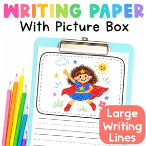 Puede incluir: Un portapapeles azul claro con papel de escritura que incluye un recuadro para dibujos con una ilustración de un superhéroe. El texto dice WRITING PAPER With Picture Box y Large Writing Lines. Cinco lápices de colores a la izquierda.