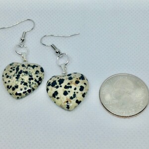 Dalmatian jasper crystal heart shaped earrings, Healing crystal earrings, Heart shape earrings imagem 6