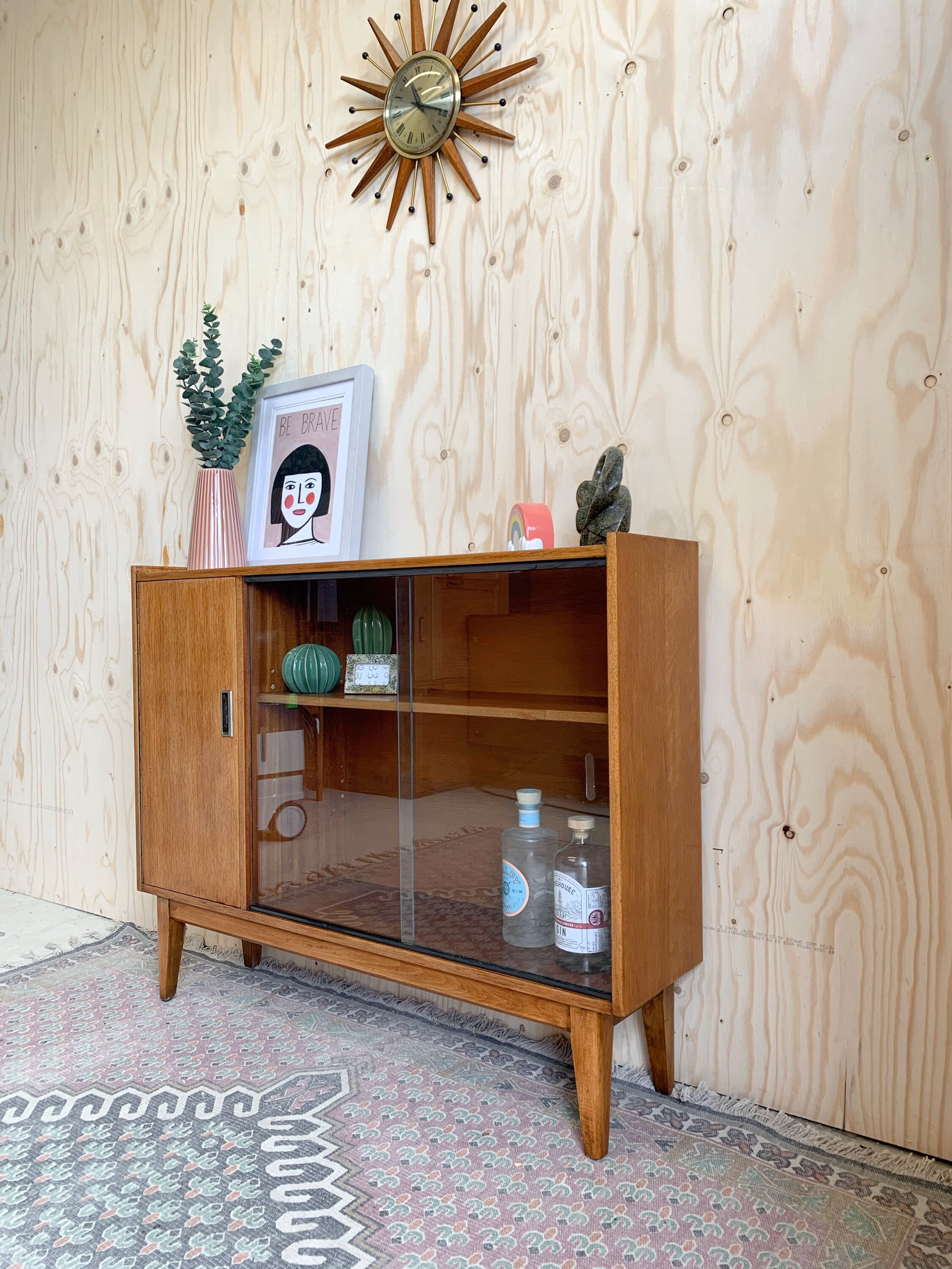 Gabinete de bebidas de aparador de vidrio retro de mediados de | Etsy