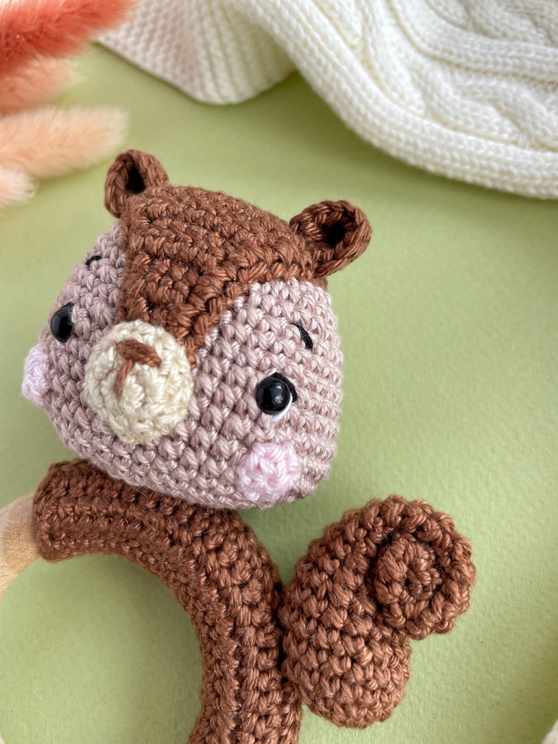 Modèle de hochet au crochet, tutoriel de dentition Chipmunk, anneau de dentition pour bébé amigurumi Diy. image 5