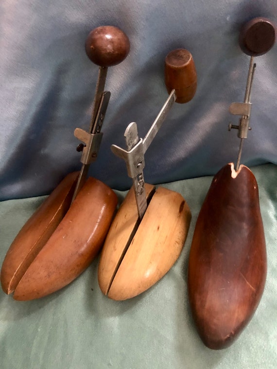 Antique shoe stretchers and shoe hooks - image 2