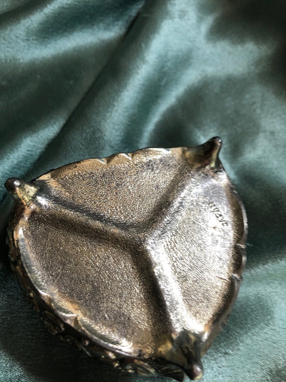 Small heart shaped metal trinket box - image 4