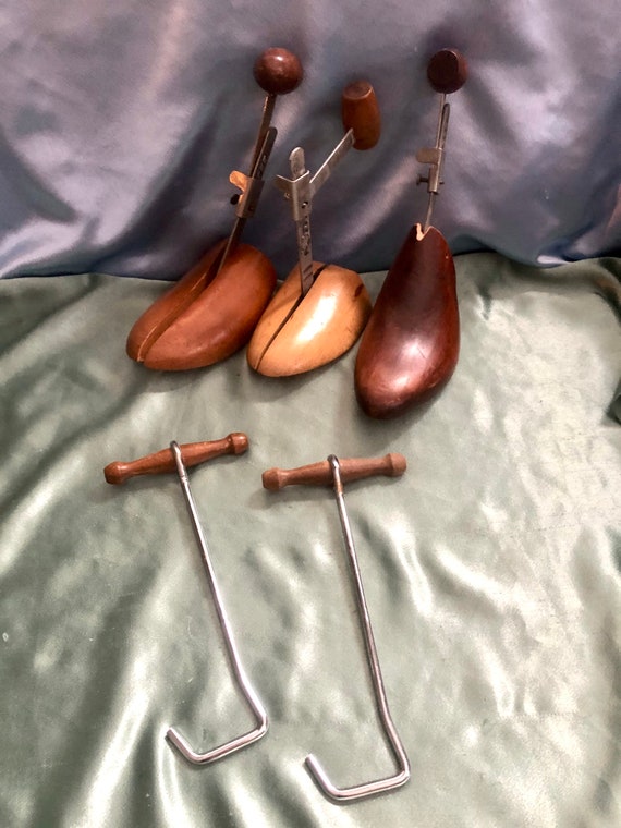 Antique shoe stretchers and shoe hooks - image 1