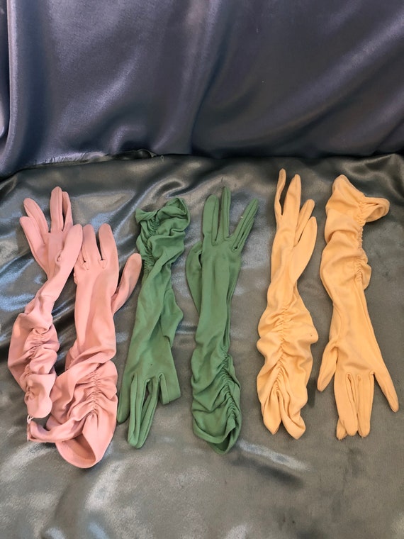 Women’s vintage gloves - image 1