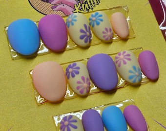 Spring Daisy Press On Nails: Hand-Painted Pastel Flower Nail Art