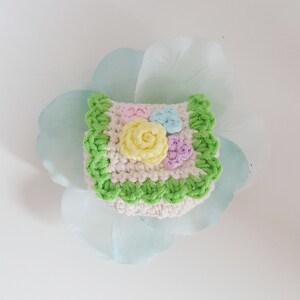 Airpod Pro case Crochet Pattern-Flower