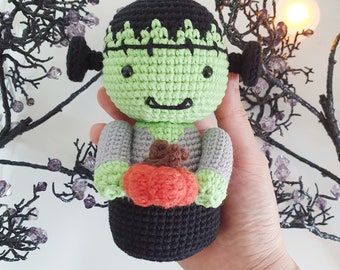 Babydoll gehäkelt _ Frankenstein (Muster + Bemalung)