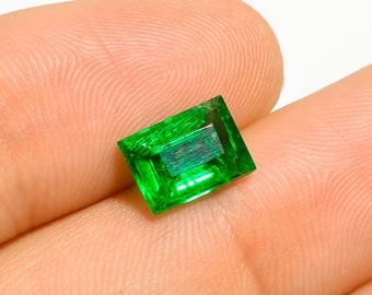 Lab Created Green Emerald: Rectangle Cut Loose Gemstone, 2 Ct (9X6X5 mm)