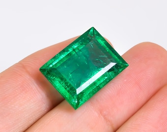 Emerald Cut Lab Emerald: Square Loose Gemstone, 16.5 Ct (18X14X9 mm)