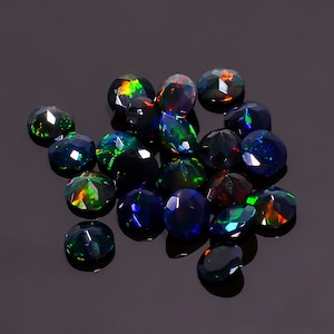 RARE ! OPALE BLANCHE MULTICOLORE D'ETHIOPIE : 5 mm★ P503.135t