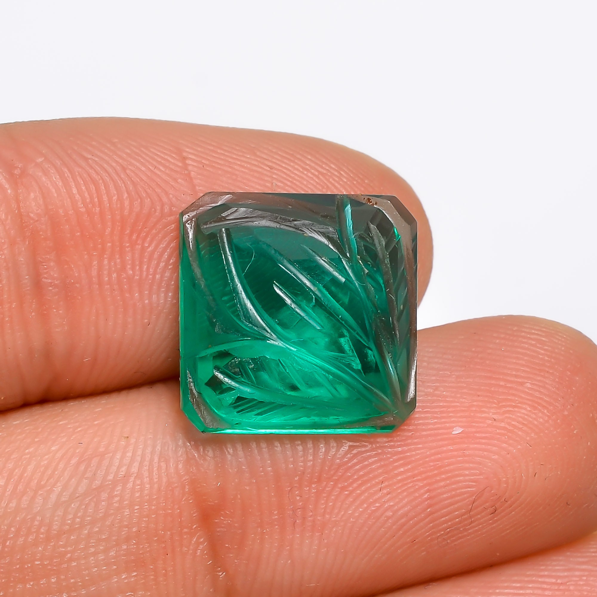 7カラットの人工エメラルド：スクエア彫刻宝石（13X13X6 mm） - Etsy 日本