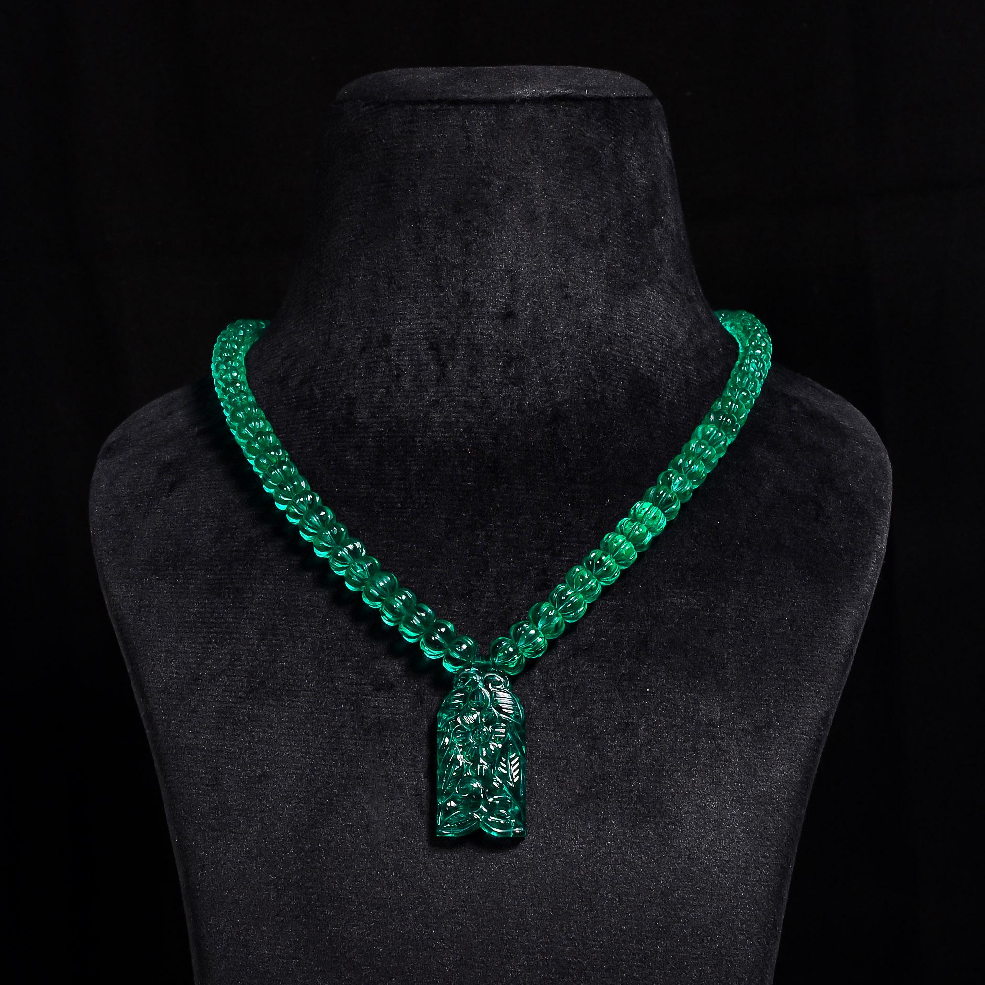 エメラルドのビーズネックレス 驚異的な最高級品質のラボで作られたエメラルドミックスシェイプ
