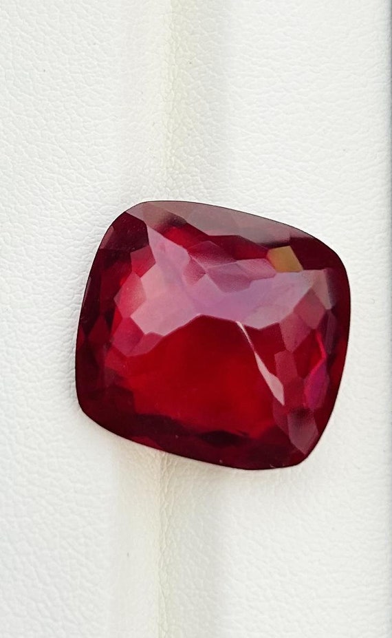 Pietra Preziosa Di Rubino Creata In Laboratorio: Taglio A Cuscino, 25 Ct (17 X 17 X 8 Mm) - Italia - Foto 3