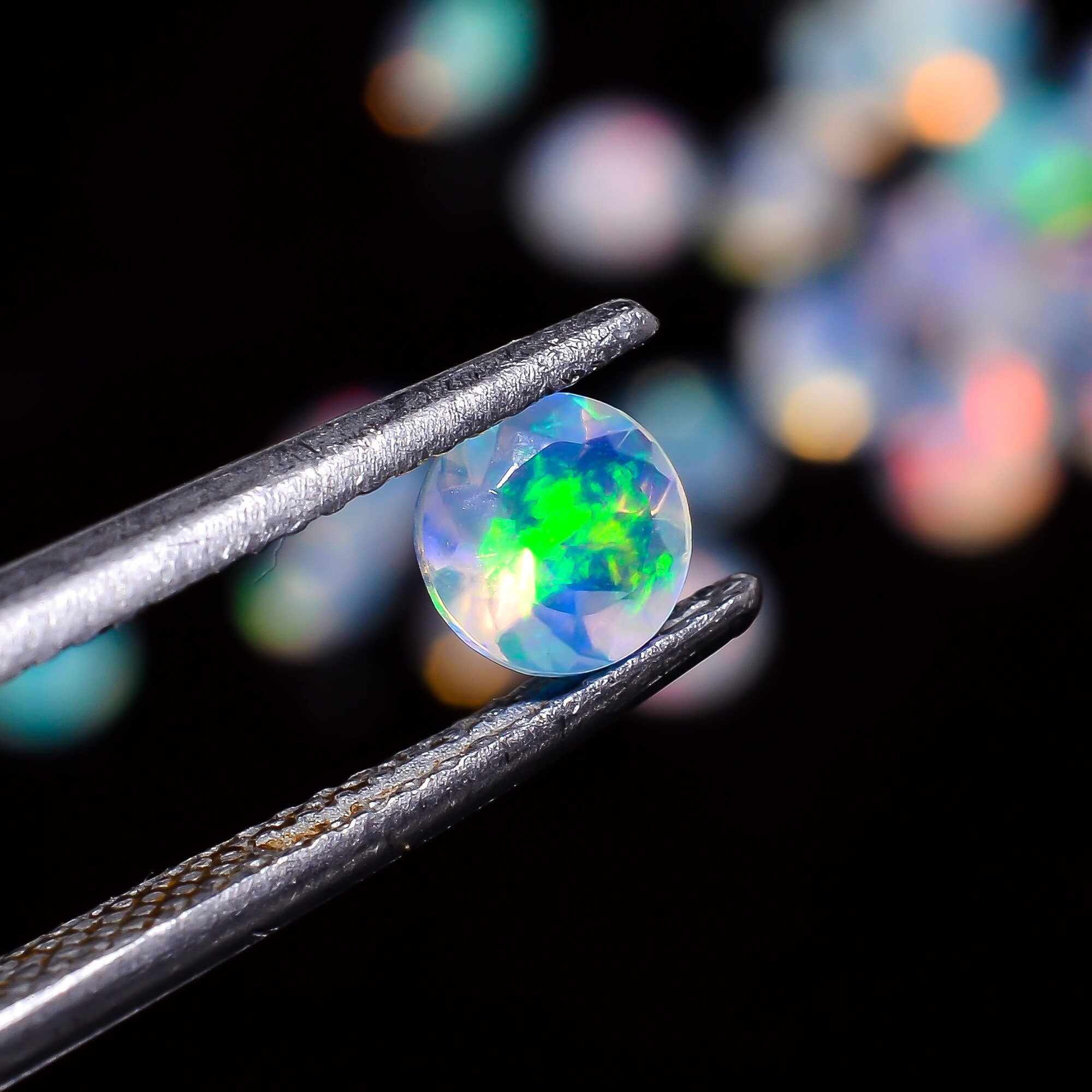 Opale Naturelle D'Éthiopie Multicolore - 7mm X 5mm Taille Ovale - Non Traitée P490.159t