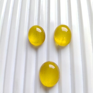 Zafiro amarillo natural Doblete Cuarzo Forma de pera Cabujón Piedra preciosa suelta 27. Ct Diseño 3 piezas Lote para hacer joyas 11X15X7-13X16X7 mm