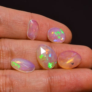 Etiopisk opal ädelstensuppsättning: 6 ct fasetterade fina former (10x8 12 x 9 mm)