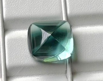 Lab Grown Green Sapphire Cabochon: Sugarloaf Gemstone (14X16X10 mm, 28 Ct)