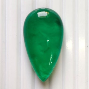 Smaragd Cabochon Doublette Quarz Cabochon Stein Birnenform Cabochon Smaragd Anhänger Edelstein 50 Ct. Für die Herstellung von Schmuck 21X37X7 C-106